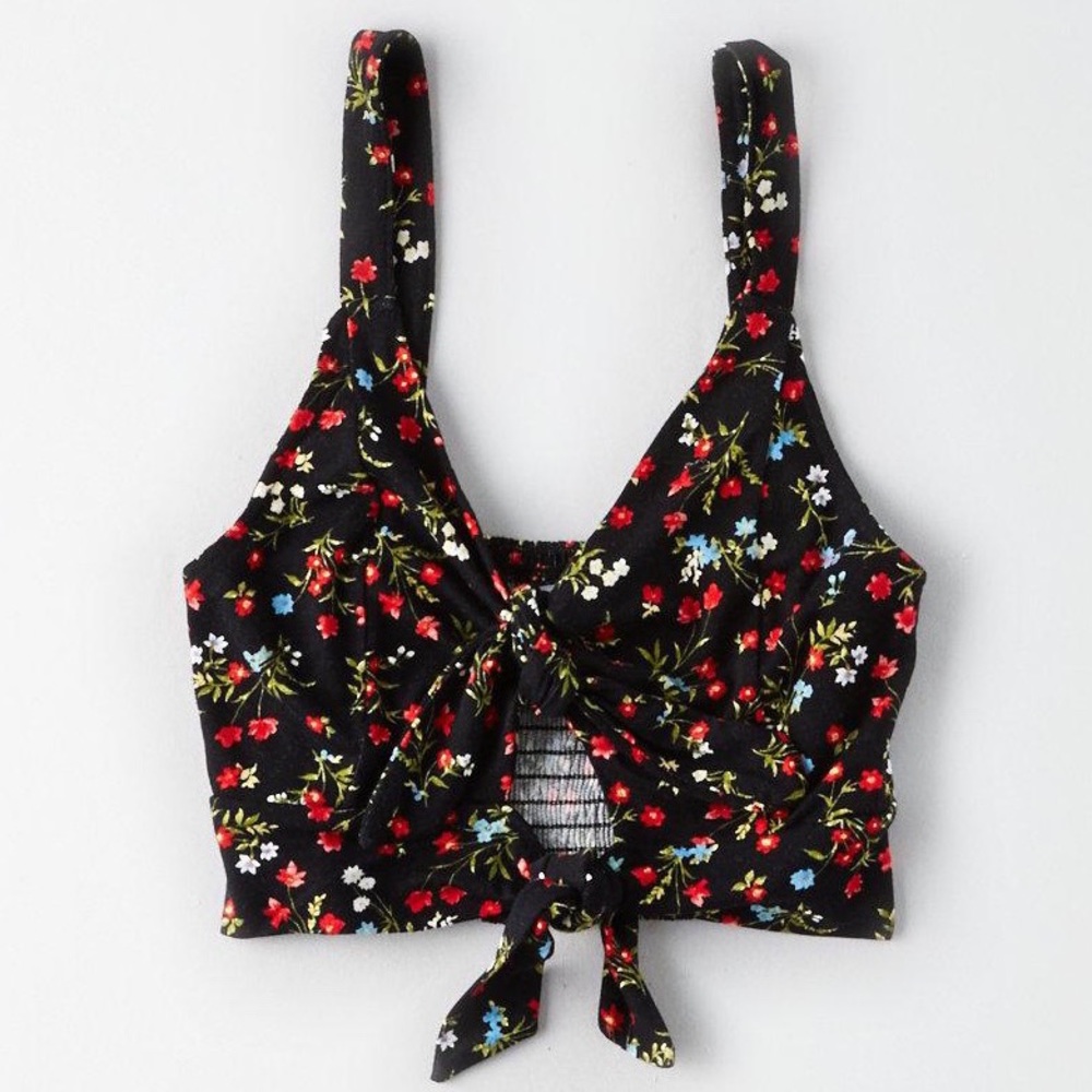 American Eagle AE Tiered Black Front Crop Top